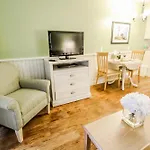 Holly Tree Resort