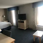 Hampton Inn & Suites - Cape Cod / West Yarmouth