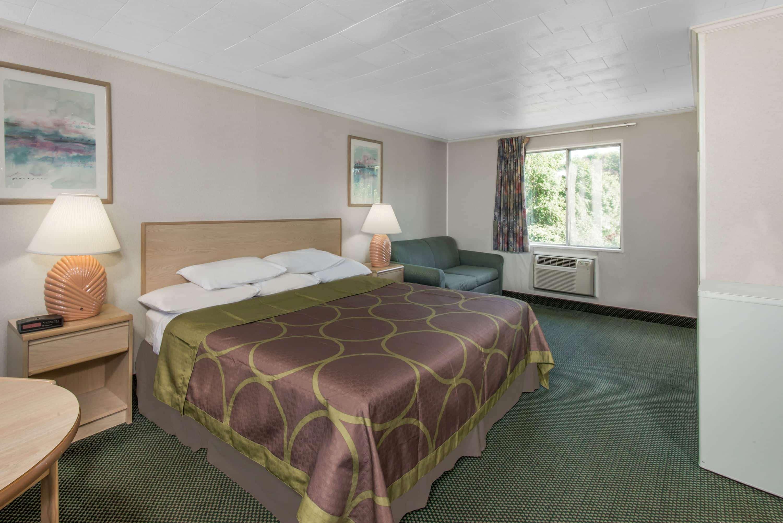 Relax Cape Cod Hyannis Hotel 2*