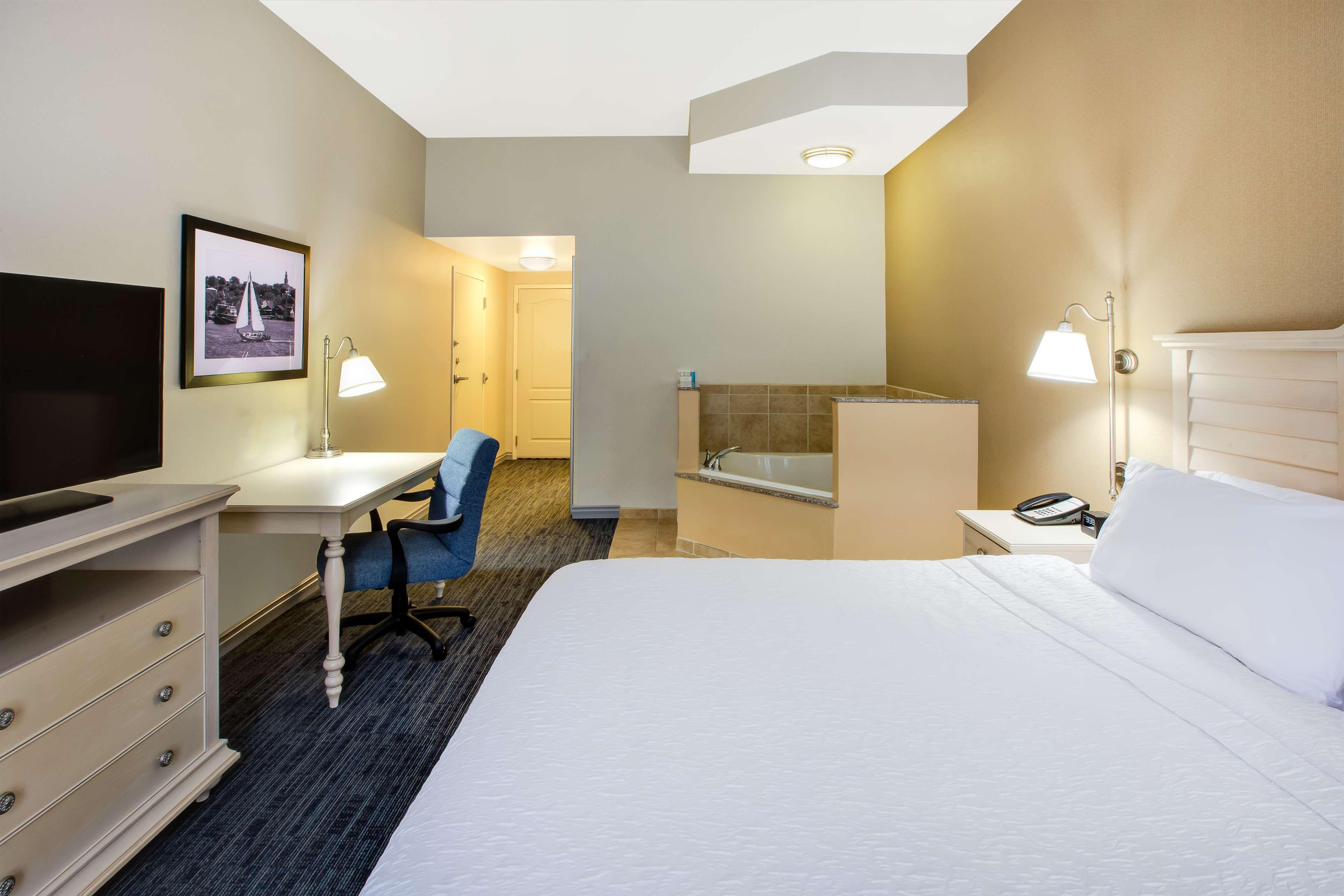 Hampton & - Cape Cod / Hotel