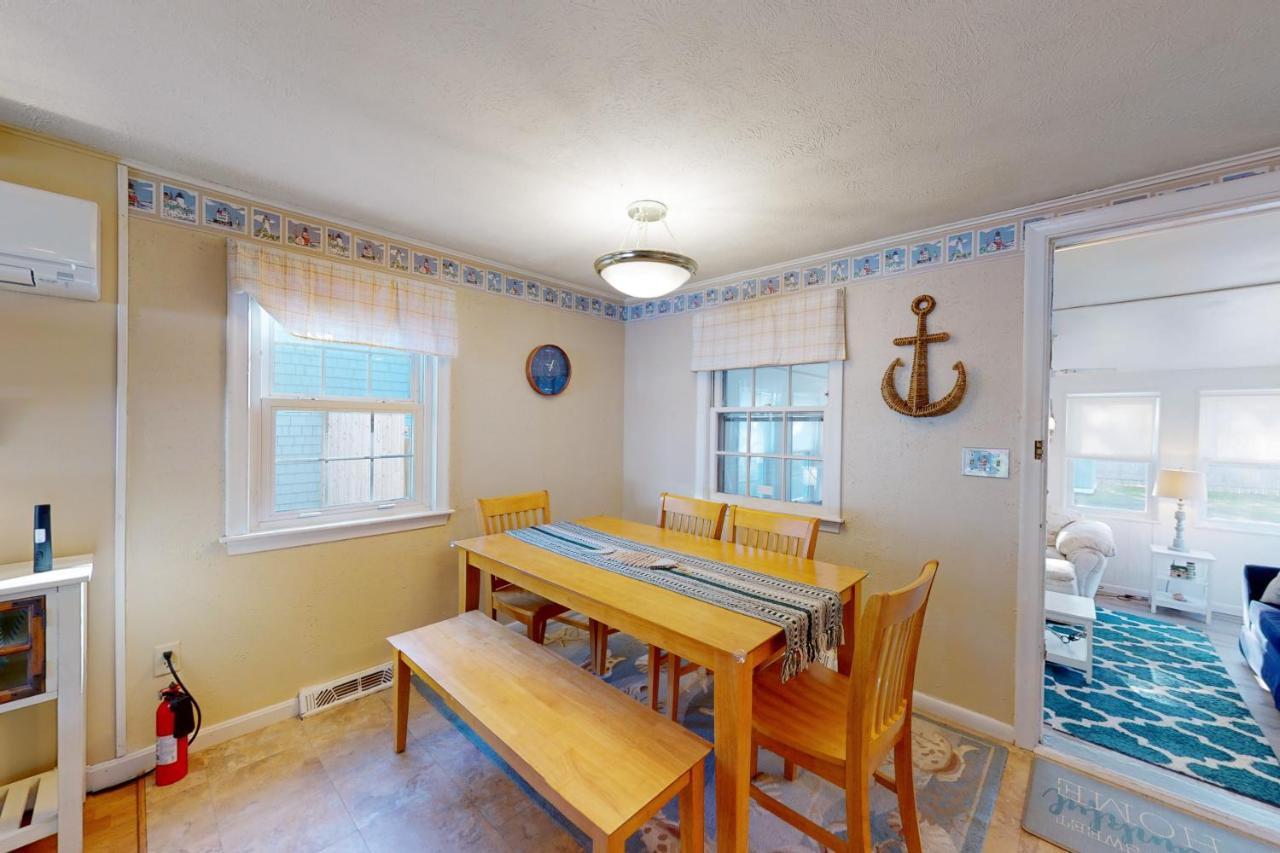 Captain's Quarters *