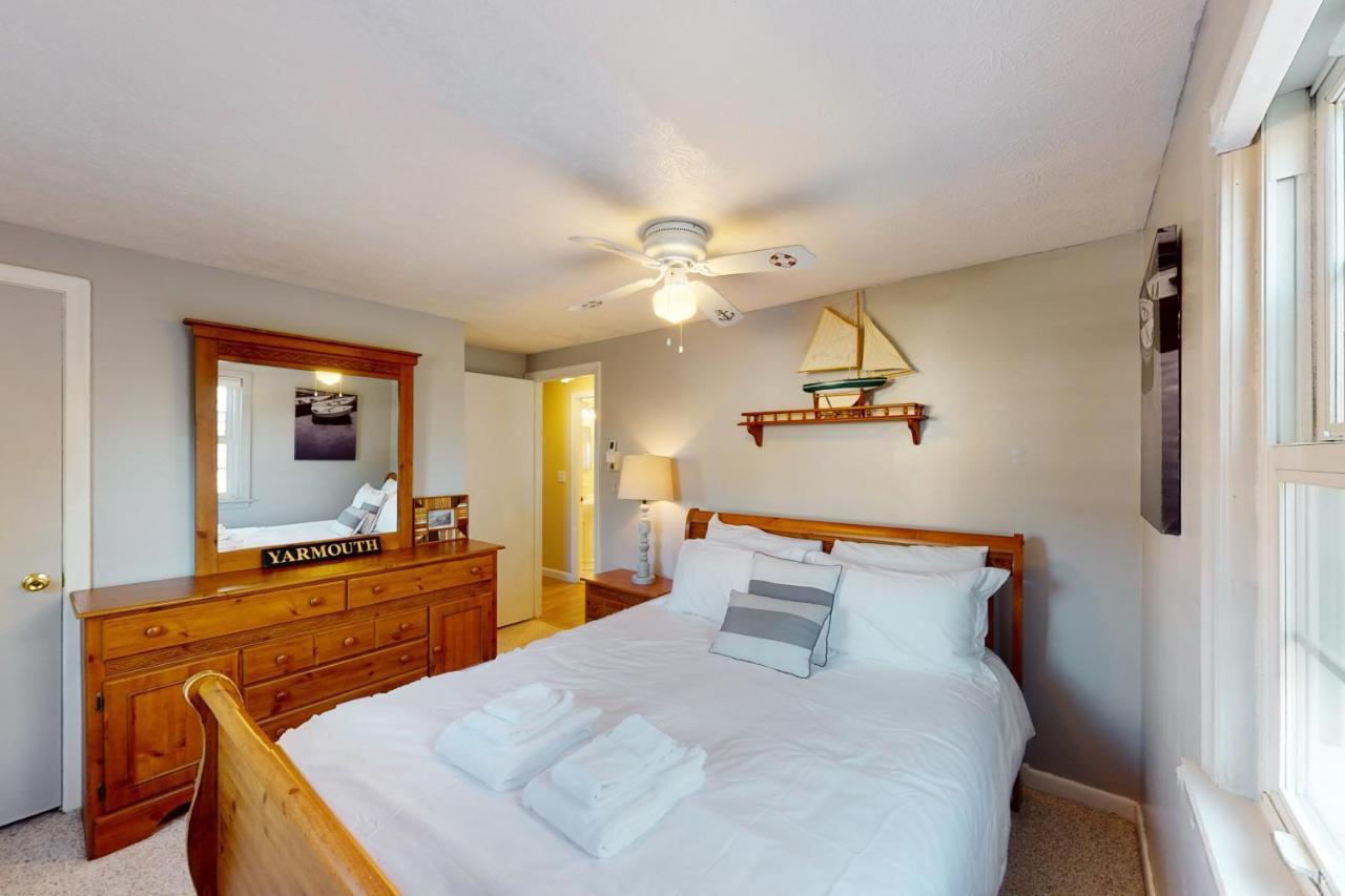 Captain's Quarters *