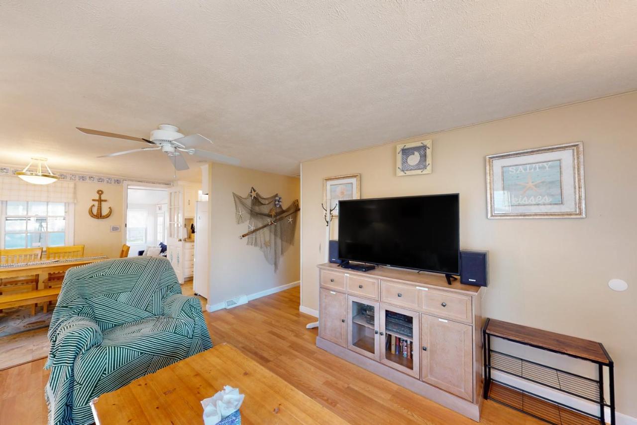 Captain's Quarters