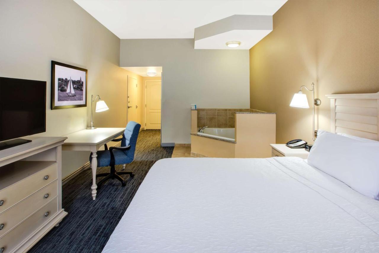 Hotel Hampton & - Cape Cod / West Yarmouth