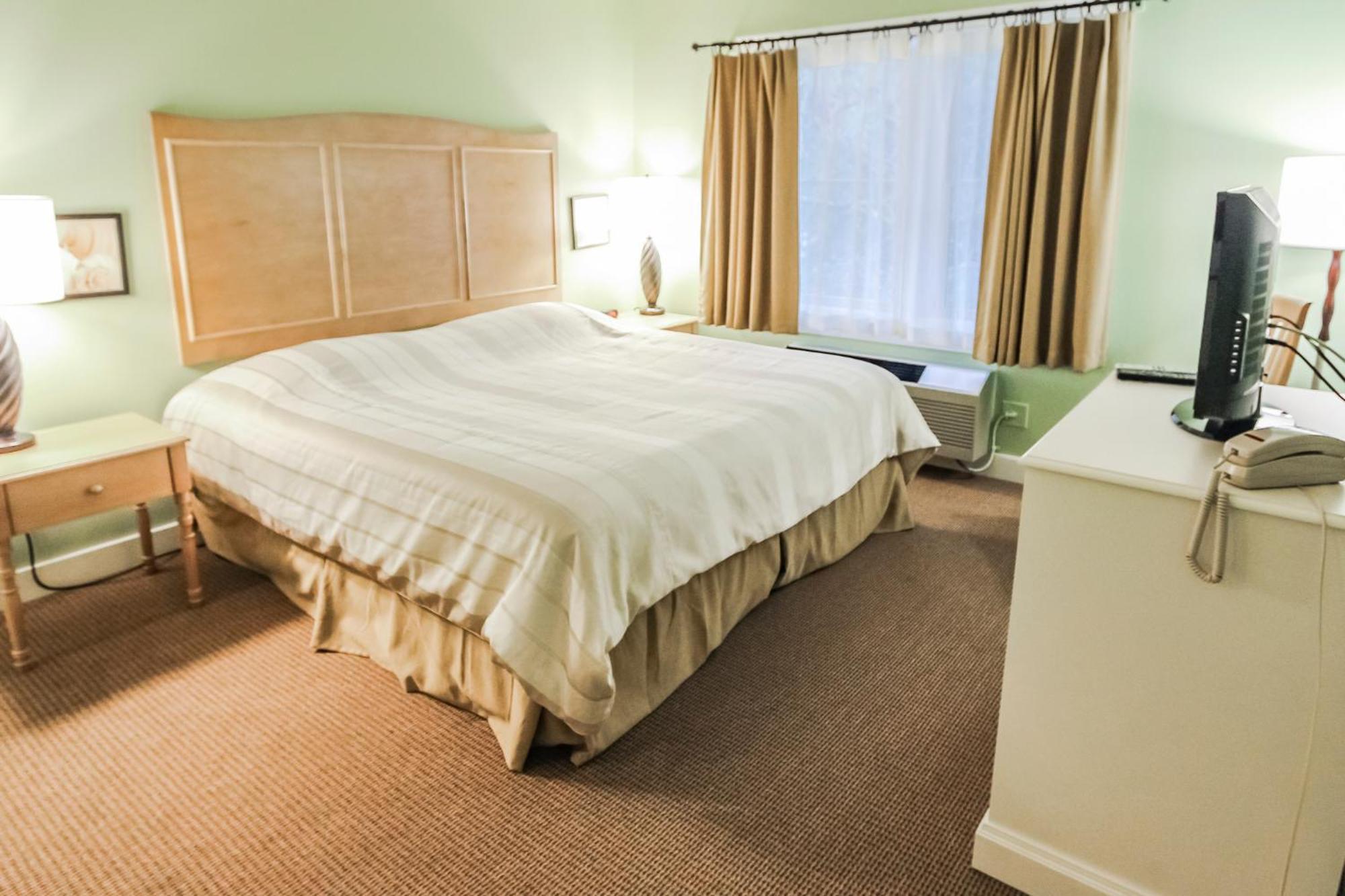 Holly Tree Hotel