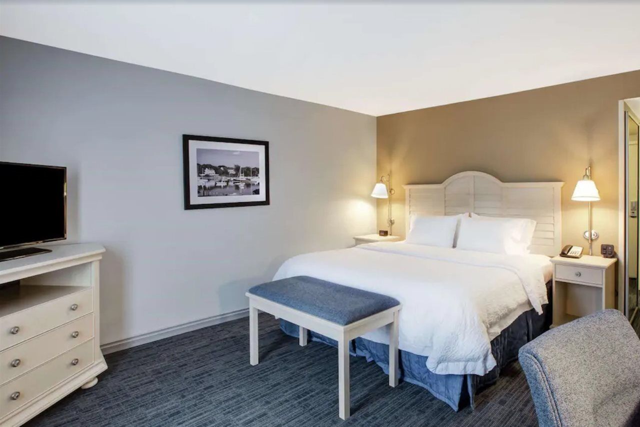 Hotel Hampton & - Cape Cod /