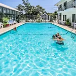 Holly Tree Resort