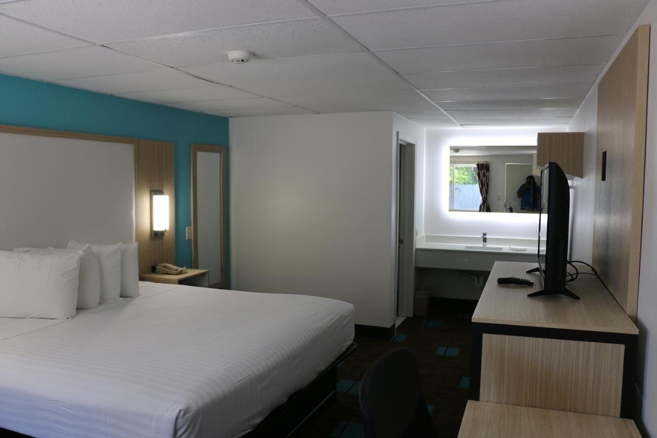 Howard Johnson By Wyndham Cape Cod Motel