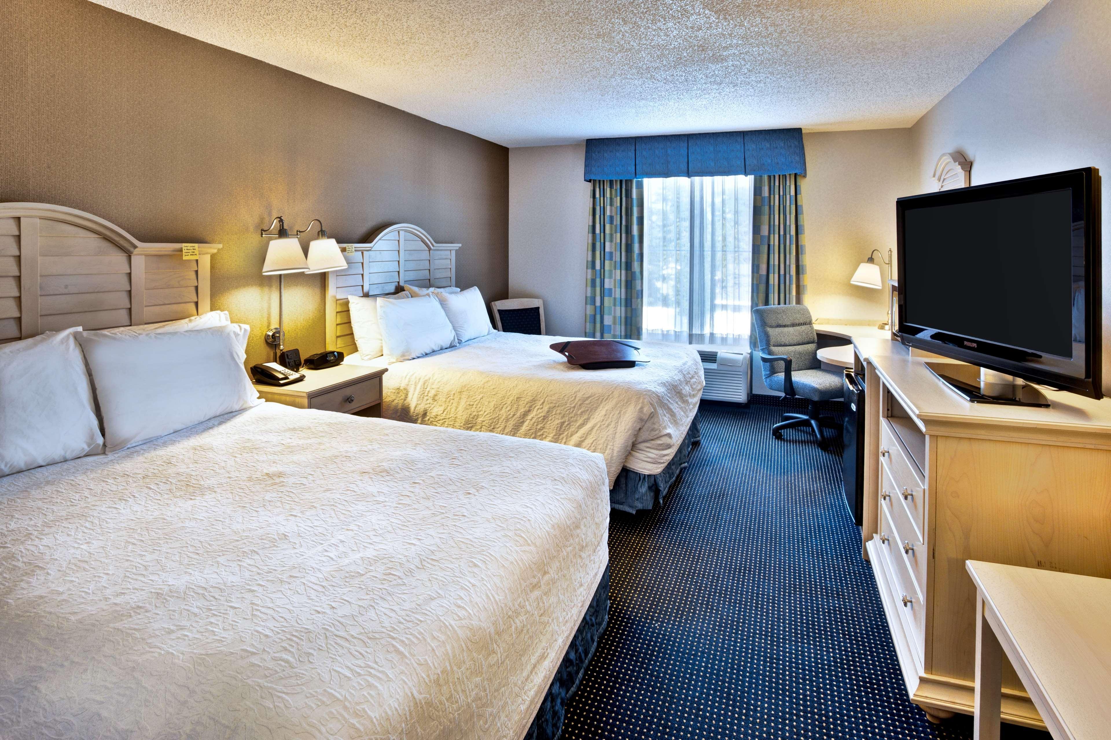 Hampton & - Cape Cod /