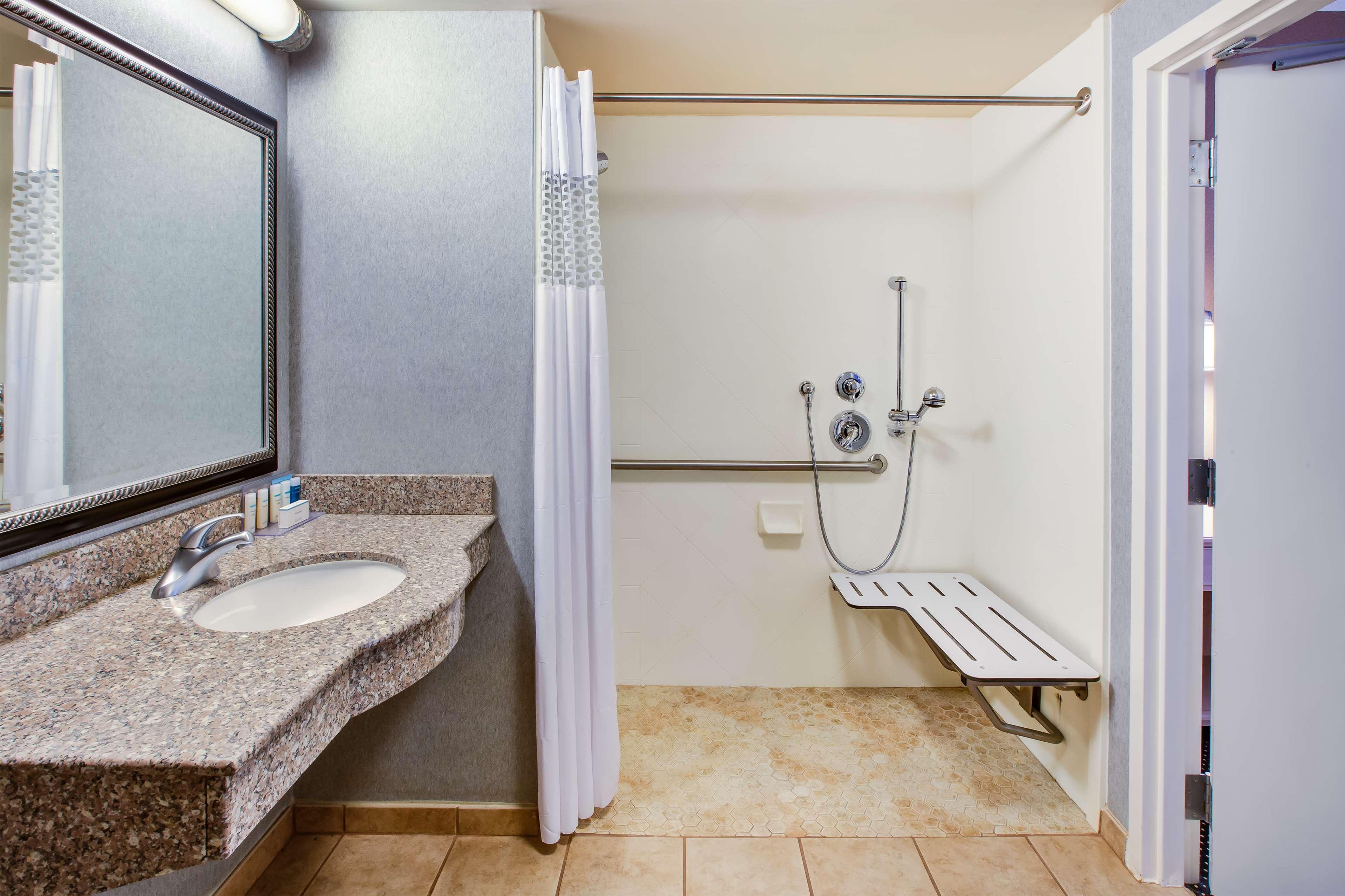 Hotel Hampton & - Cape Cod /