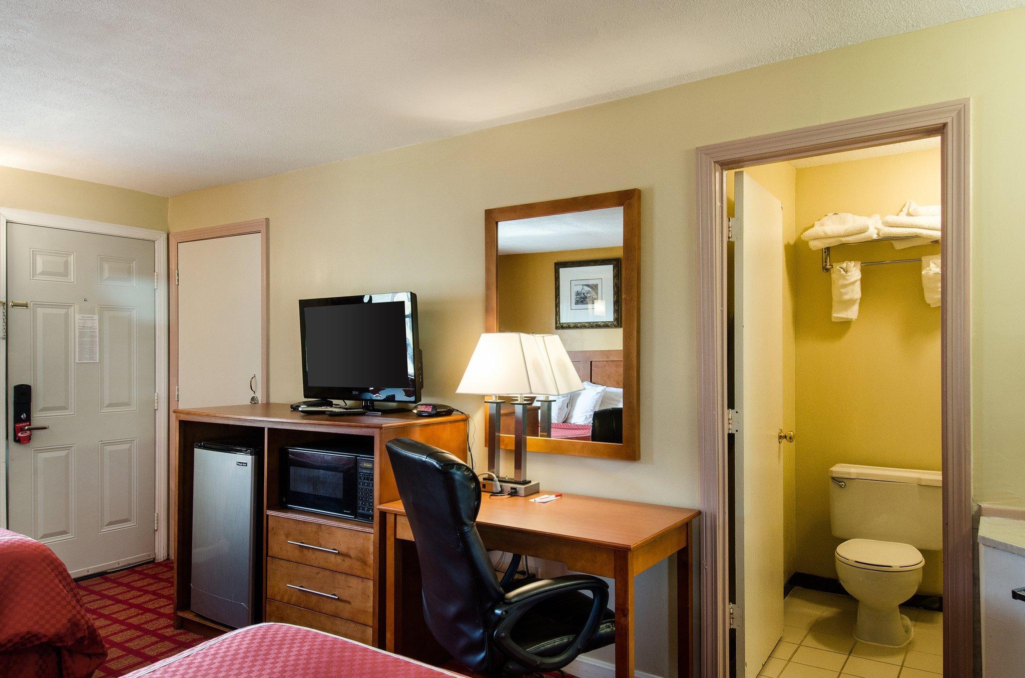 Econo By Choice - Cape Cod *