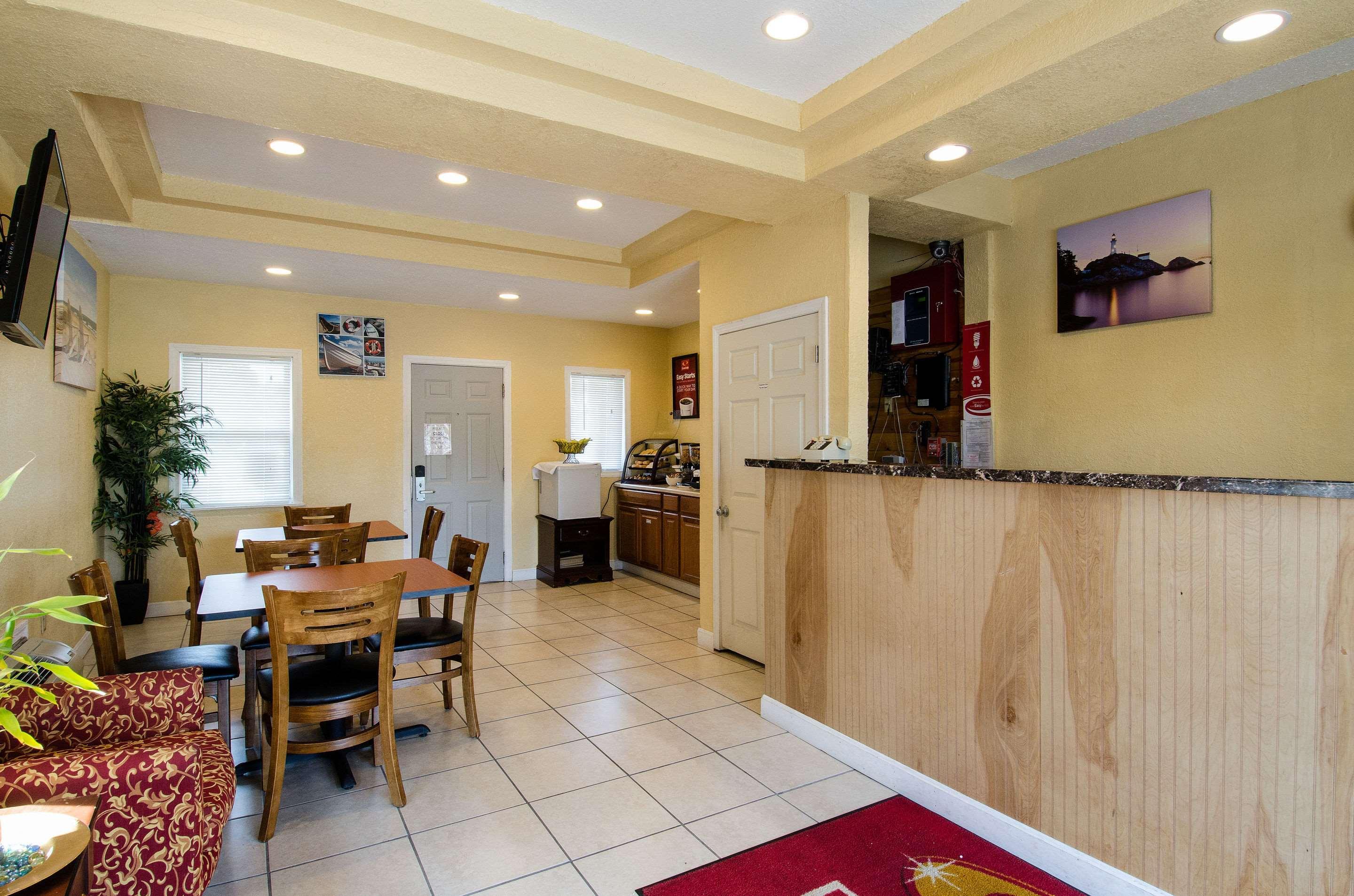 Econo By Choice - Cape Cod Lodge *