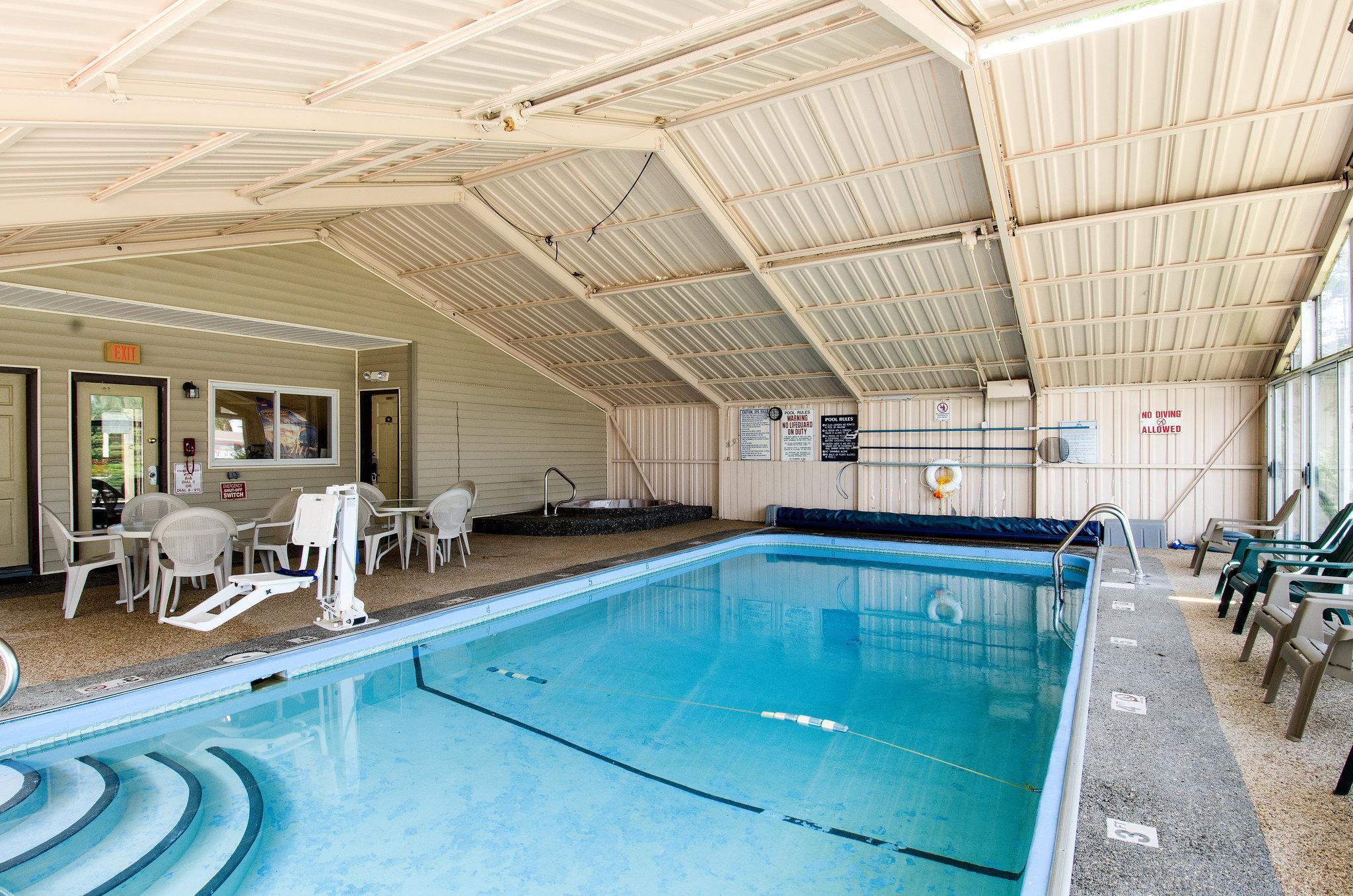 Lodge Econo By Choice - Cape Cod
