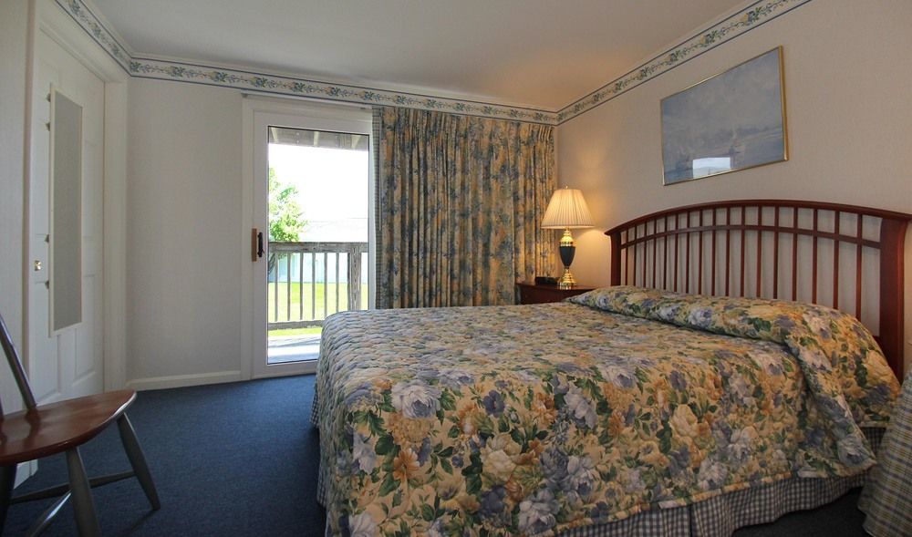 Resort Colonial Acres