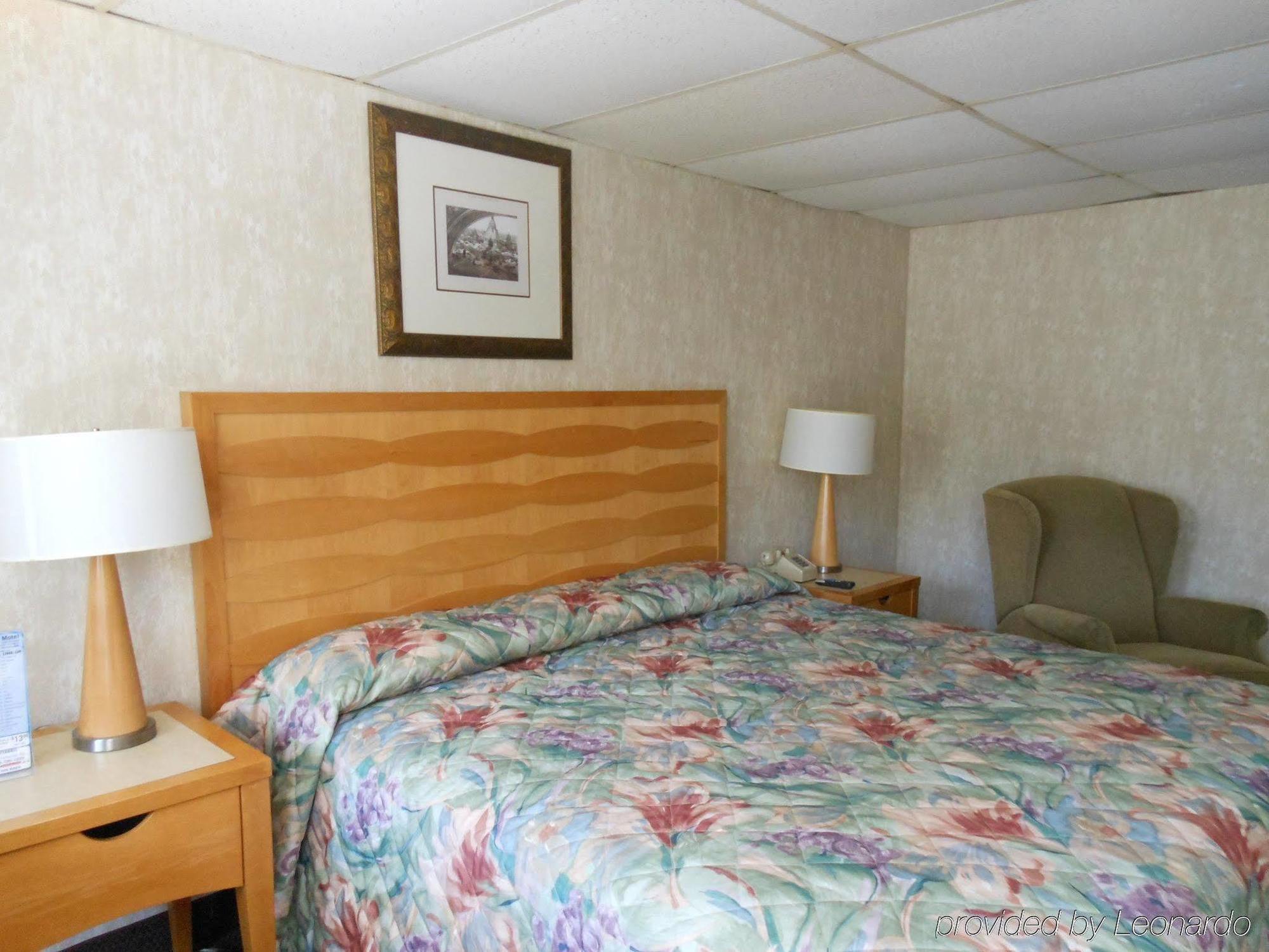 Howard Johnson By Wyndham Cape Cod Motel 2*